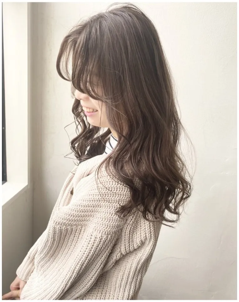 spring color ベージュ